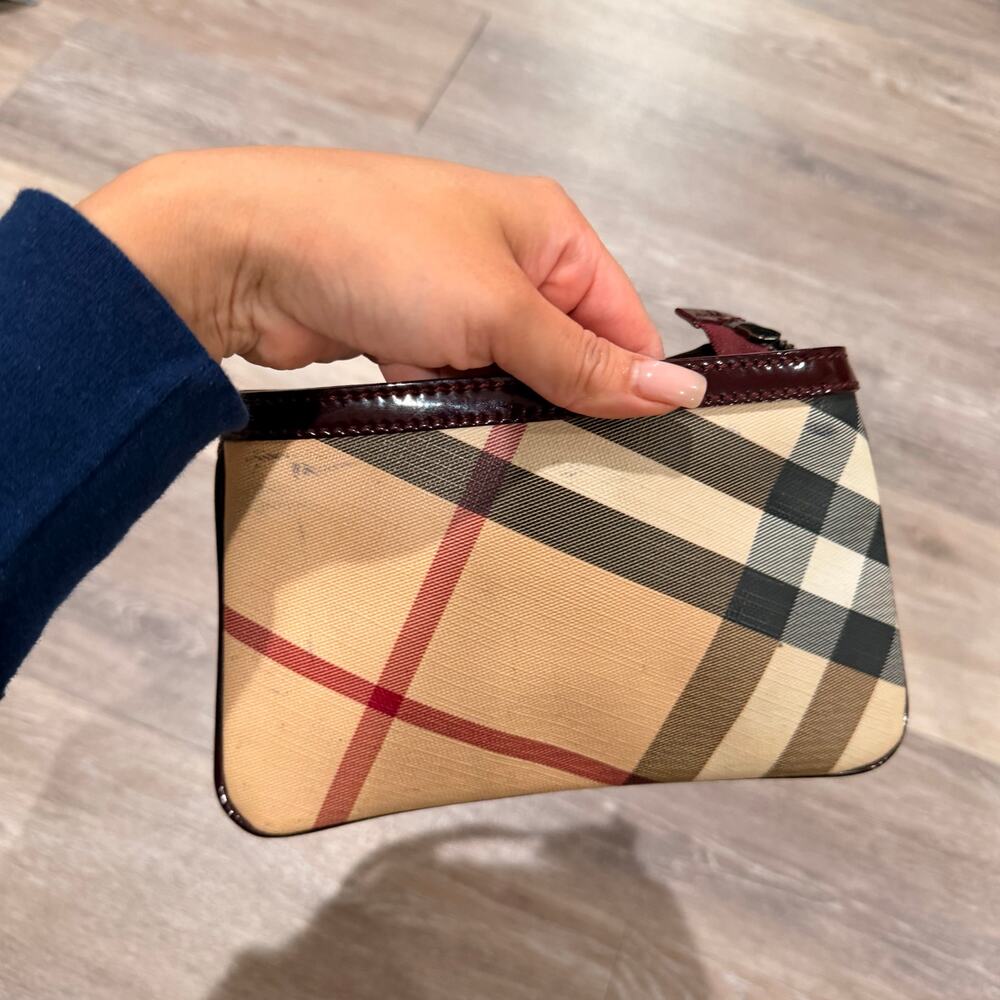 Burberry Wristlet Classic Plaid Pattern - Picture 5 of 9